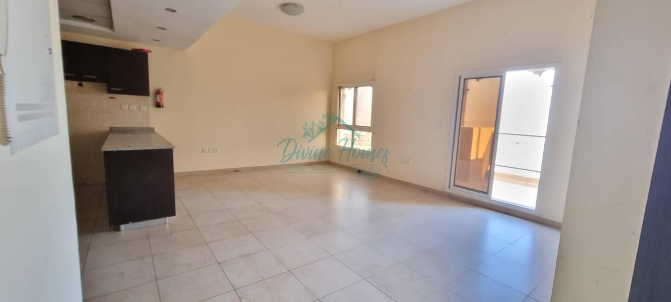 2BR|Open Kitchen|Balcony|For Rent