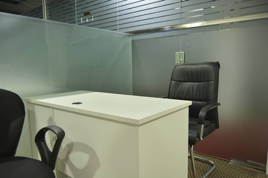 3 Affordable Single Desk Workstations Available Starting From AED 6