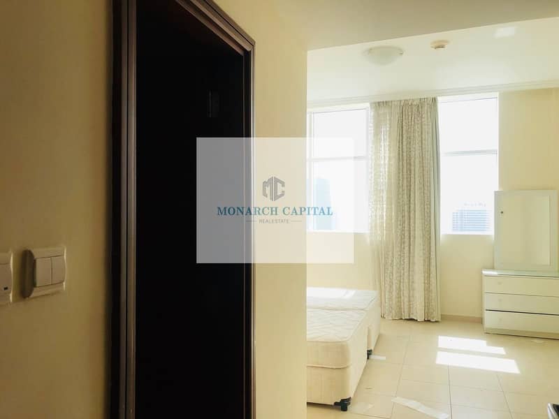 bright well maintained two bedroom in downtown dubai , two min walk to dubai amll