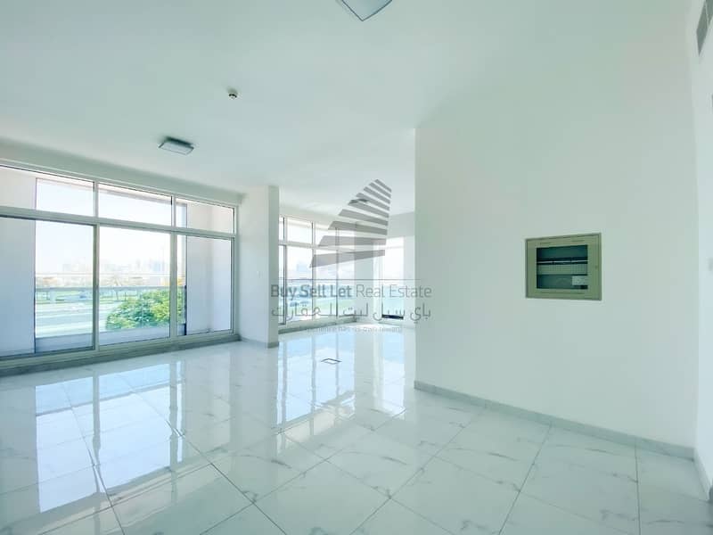 FITTED SPACIOUS LUXURIOUS OFFICE WITH KITCHEN & BATHROOMFOR RENT IN SKB PLAZA