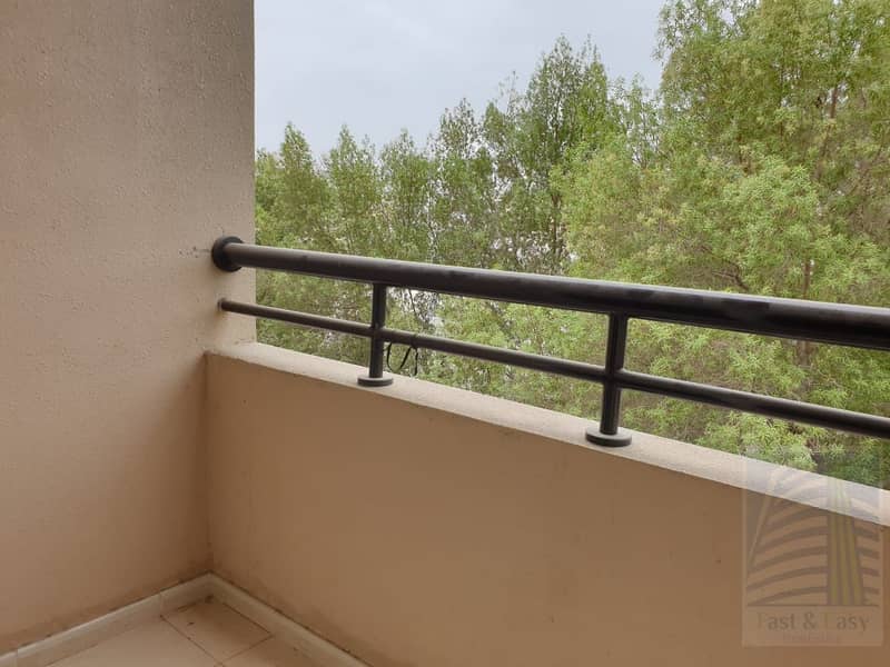 FREE WI-FI  |WELL MAINTAINED STUDIO FLAT WITH BALCONY