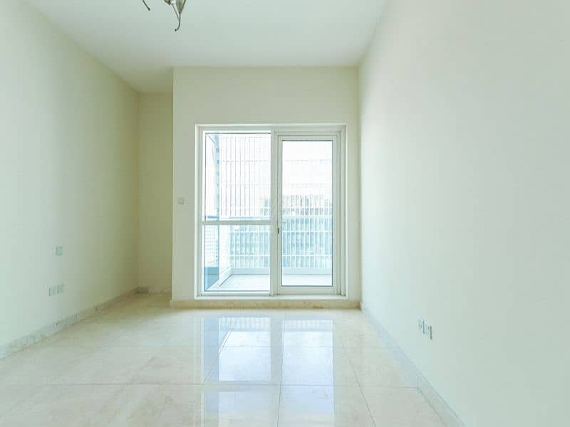 10 Bright & Airy | City View | Spacious 1 Bed