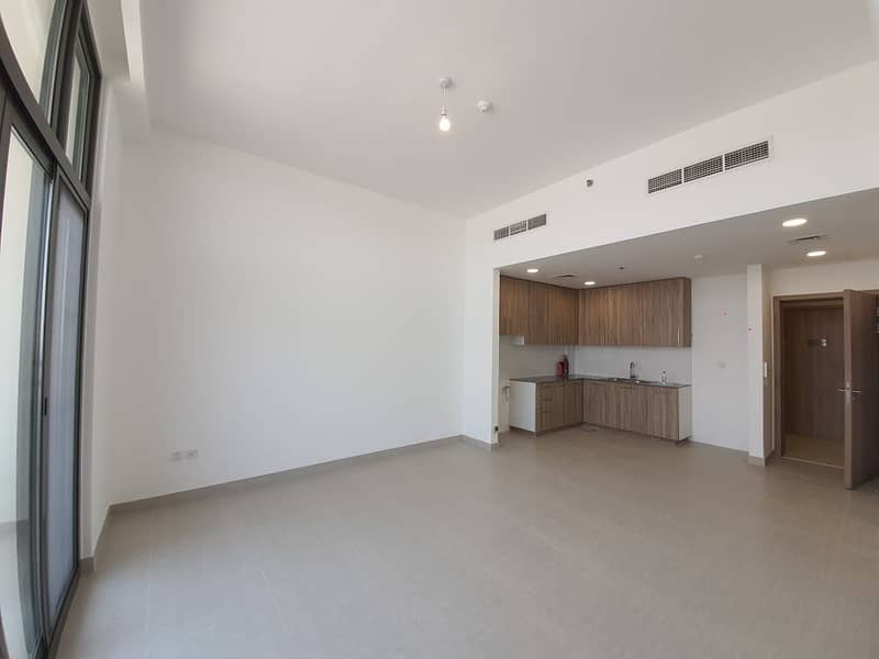 4 Spacious 2 bed with huge balcony on sale in Town square