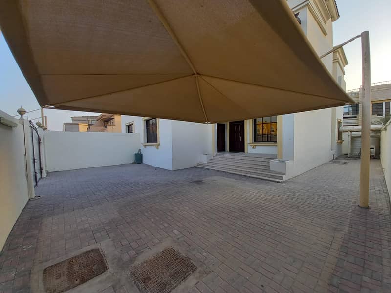 18 modern pvt entrance 4 master B/R villa with covered parking