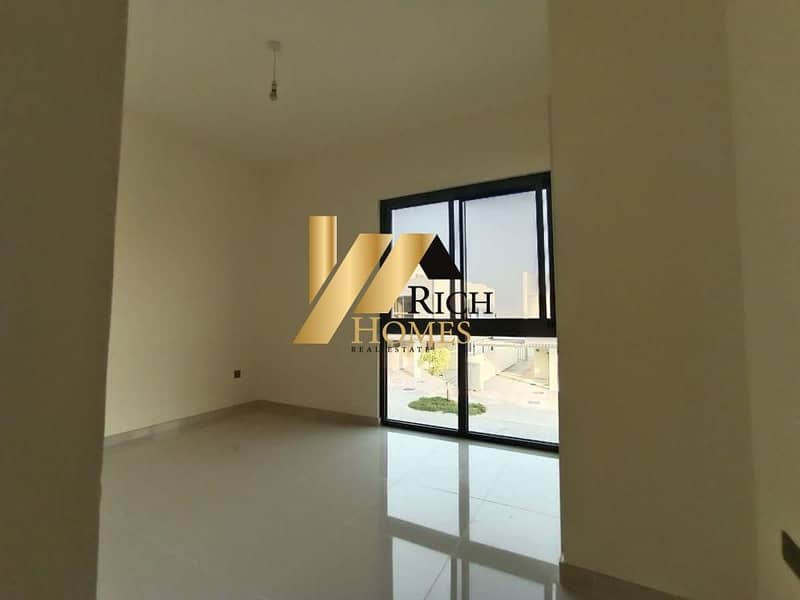 Speciose 3Bed+5Bathroom+Majles/Townhouse Ready to Move