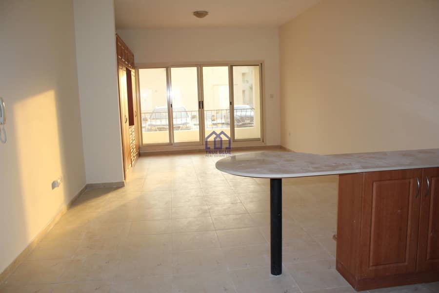 Spacious Studio Apartment In Golf Building For Rent