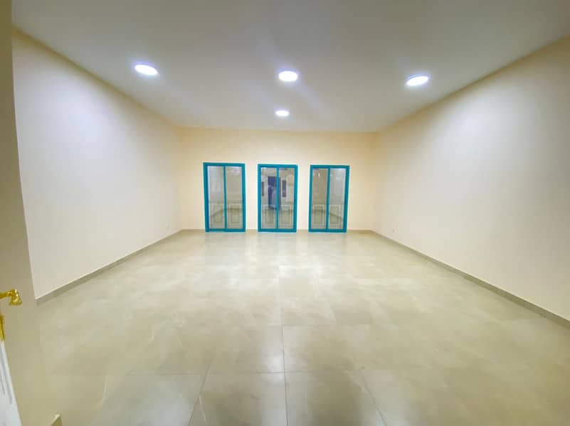 Квартира в Аль Батин, 3 cпальни, 70000 AED - 5206241