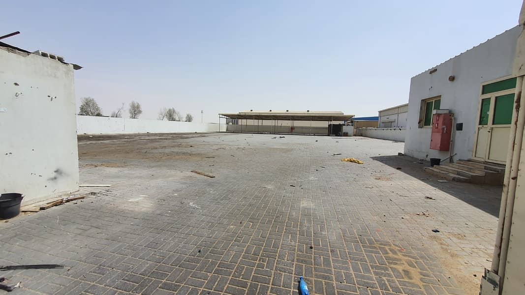 位于阿尔萨斯 的工业用地 150000 AED - 5260532