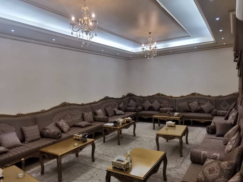 For rent a ground floor in the Emirate of Sharjah, the Sabkha area, close to all Sharjah schools