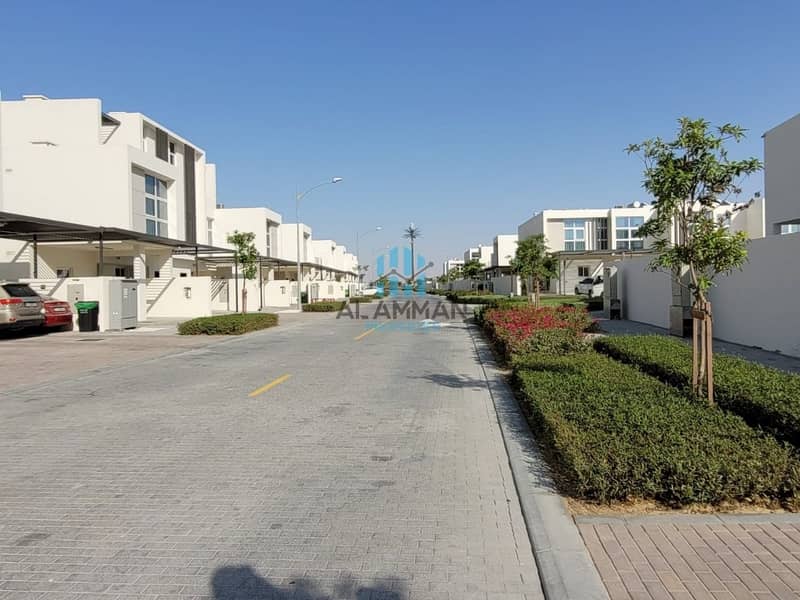Brand-new/Single Row Middle Corner/Ready To Move 3 Bedroom Townhouse For Rent In Damac Hills 2