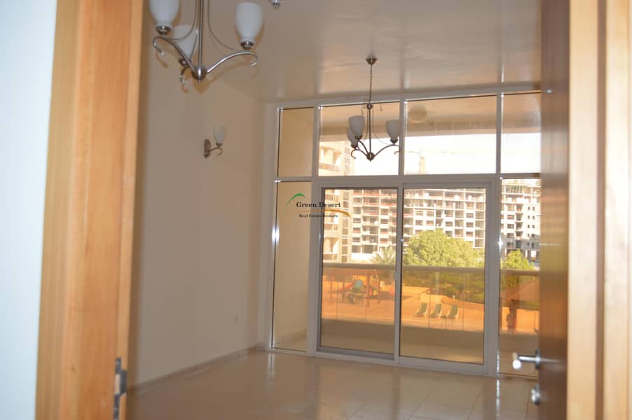 Large 1 BHK, Corner, Pool View, Closed living & Ktn, Axis 1