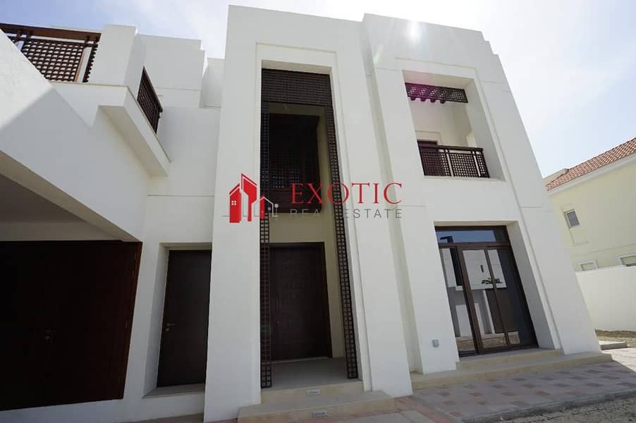 4 BR Arabic Style Villa For Sale in District One