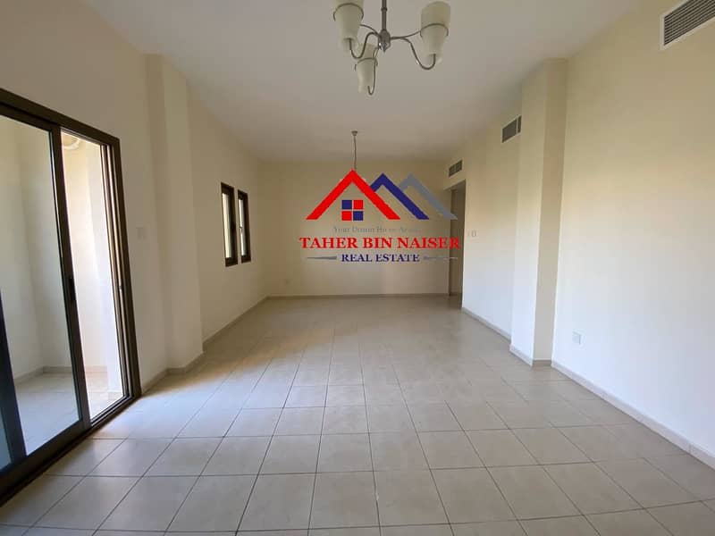 1 BED 2BED N 3BED LOWEST COMISSION N RENT FOR 1BEDROOM NEAR MALL BATUTA MAINTENANCE