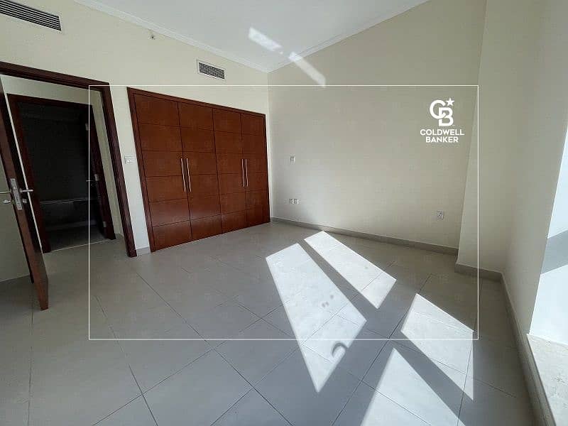 11 Bright & Spacious|Well Maintained |Available from November