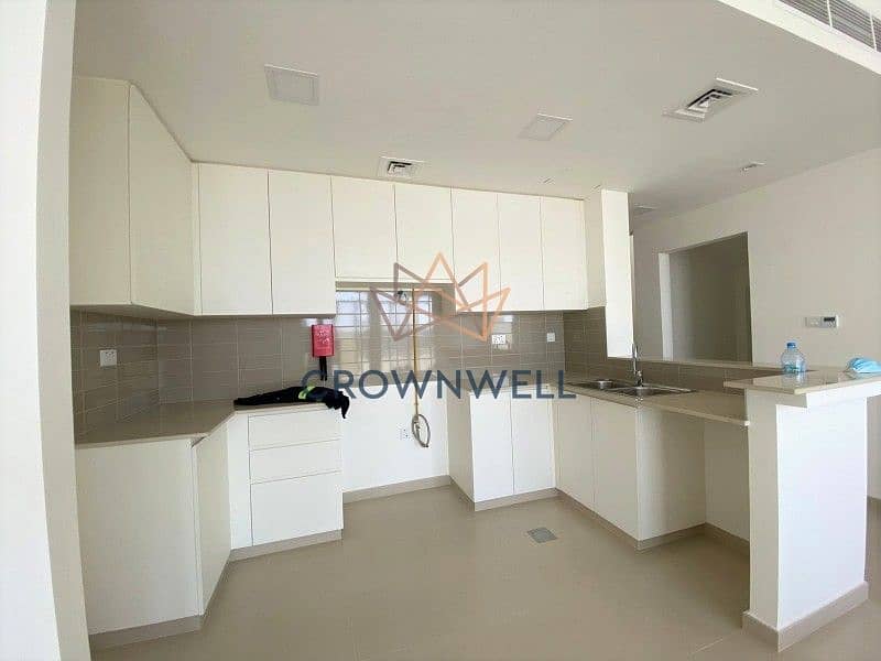 8 BRAND NEW |SINGLE ROW |CORNER 4 BEDROOM TOWNHOUSE