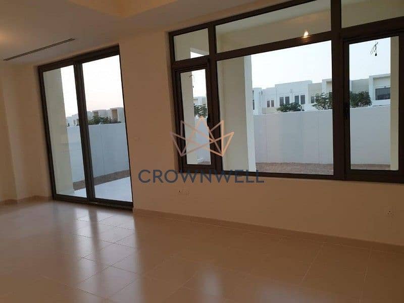 8 Single Row|Lavish  Villa|Excellent Pool |Park View