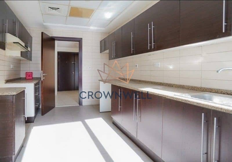 7 Bright | Sheikh Zayed View | Close to Metro & Park