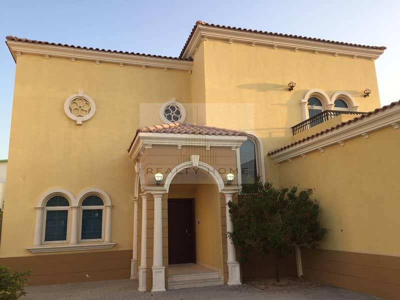 jumeirah park  3 Bedroom villa + maid very googd location