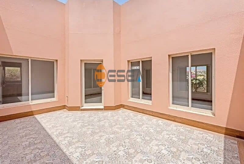 10 spacious&  morden villa in Umm Suqueim 3