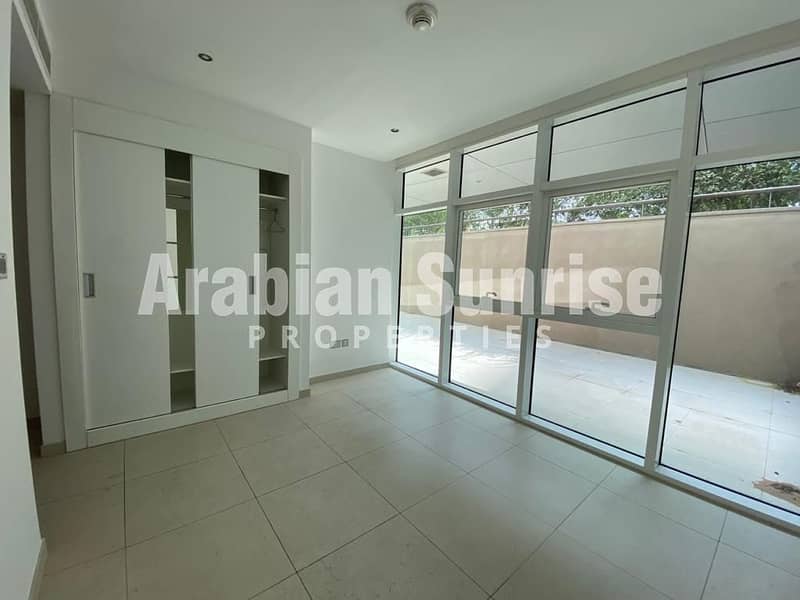 8 VACANT Apt with Spacious terrace + Full Facilities