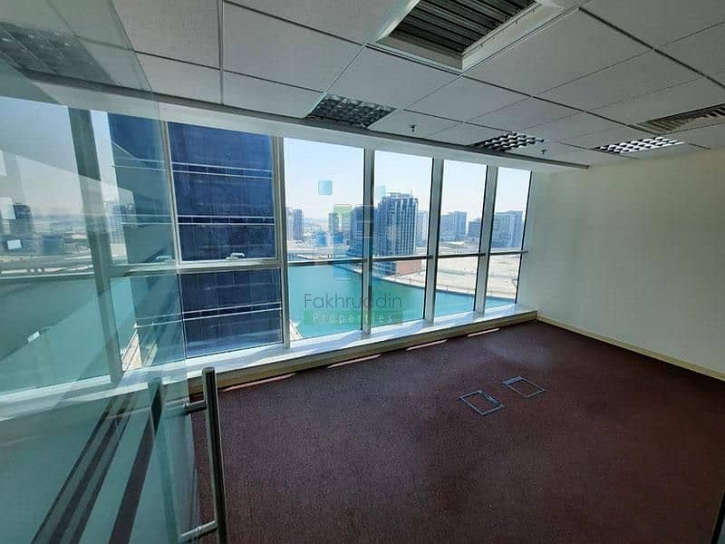12 Fitted and stunning lake view office