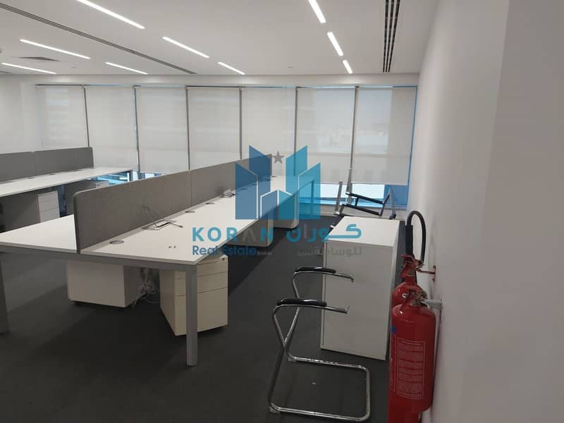 Huge Office |Burjuman Prime Location |AED 200K | Business Tower Burjuman