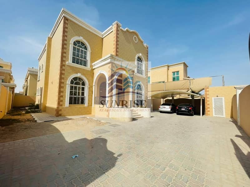 private entrance villa deluxe with yard 5 masters bedrooms with driver room and covered parking