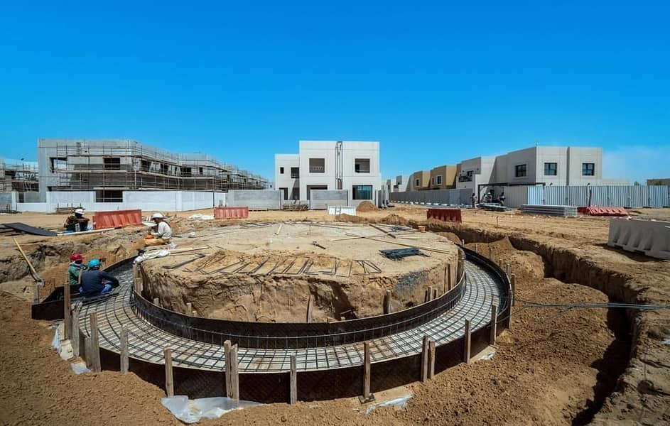 11 Own a four bedroom townhouse in Al Rahmaniyah