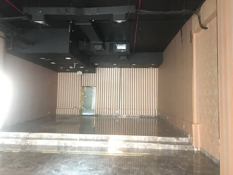 10 Retail Space on main road Baniyas Square