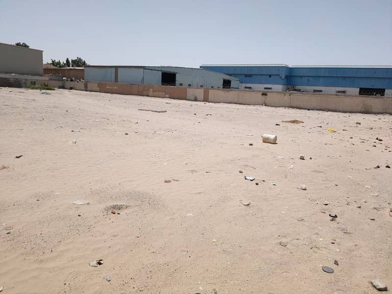 Industrial plot for sale in Al Quoz - Main road