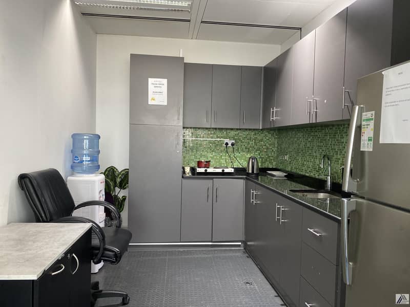16 Serviced Furnished Office Suitable for 4 Staff / Linked with Metro and Mall