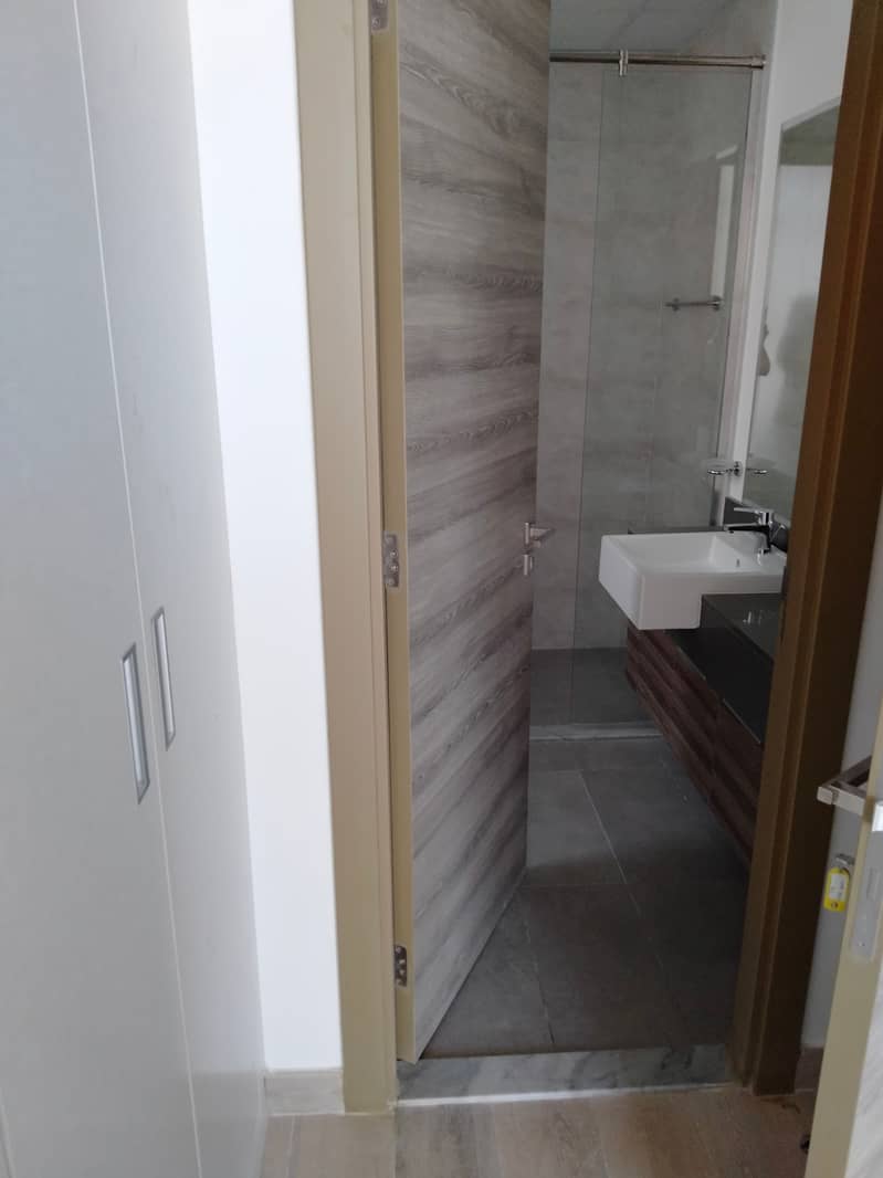 8 Ensuite bathroom