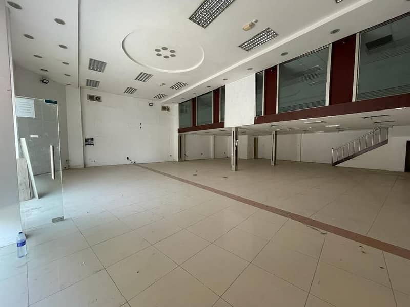 SHOWROOM FOR RENT AT INDUSTRIAL AREA 4 . SHARJAH