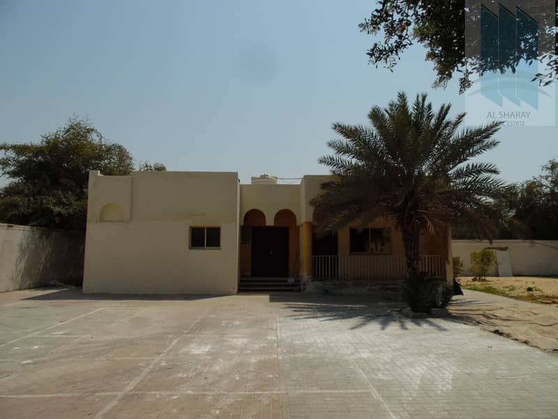 Villa with large plot for rent in Al Twar 1