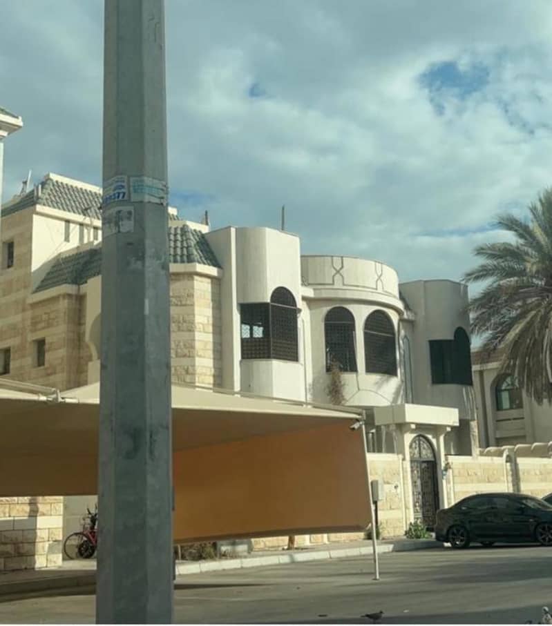 Villa for sale in Abu Dhabi Al Khalidiyah