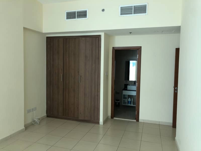 Spacious 1 br flat for rent in ajman 1 tower