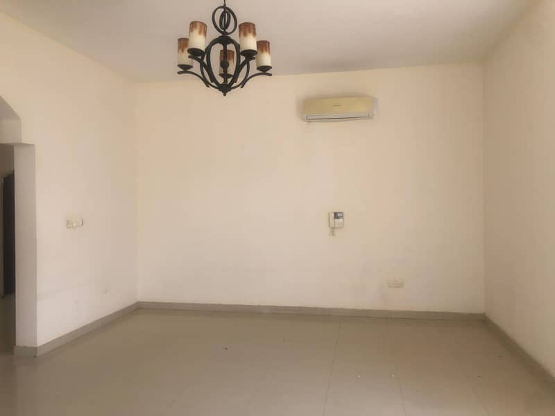 5 bed rooms villa for rent in al warqaa