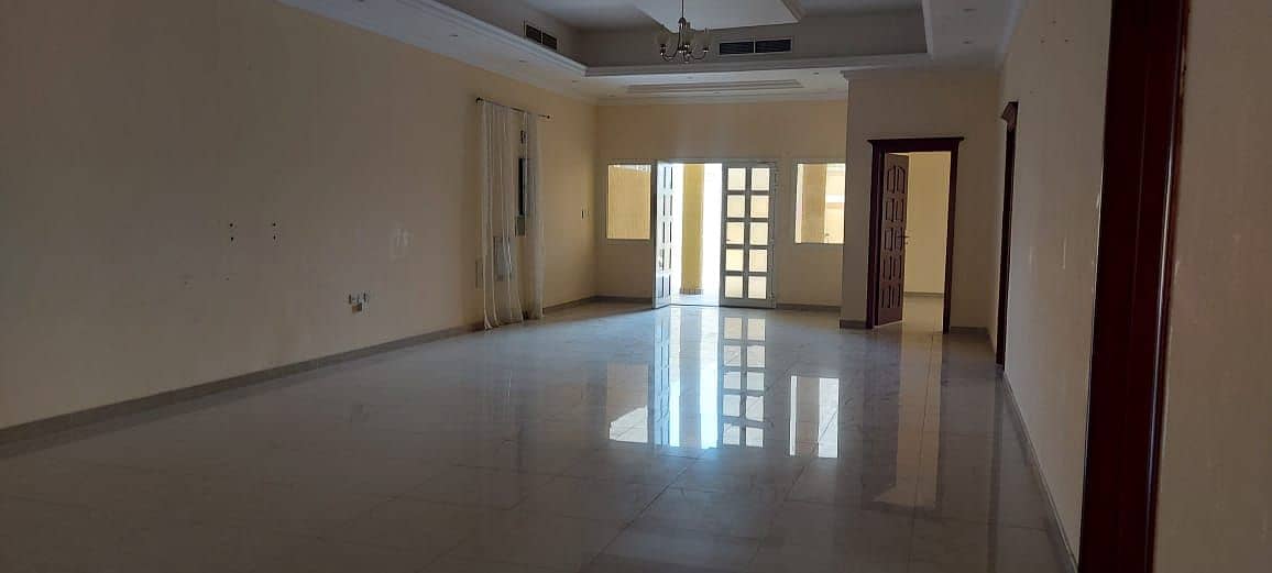 4 bedroom hall villa for rent in Al Ramtha
