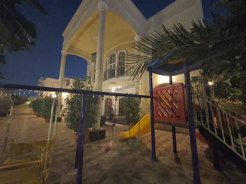 Luxury villa for rent with furnished in warqaa 10 room