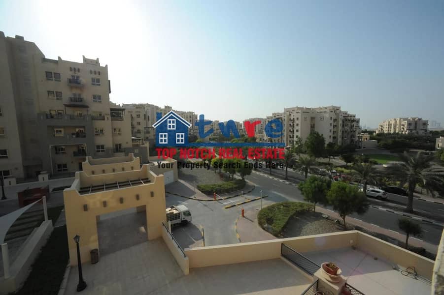 LARGE 1 BEDROOM | COMMUNITY VIEW | BALCONY AND TERRACE