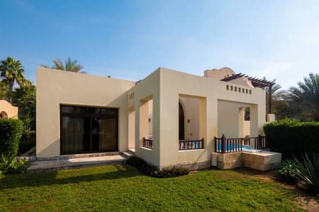 فیلا 3 غرف نوم للبيع في منتجع ذا كوف روتانا، رأس الخيمة - Splendid villa with private garden