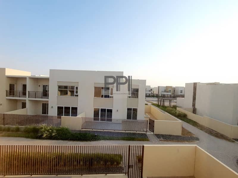 2 BR Townhouse in Dubai South  for Sale