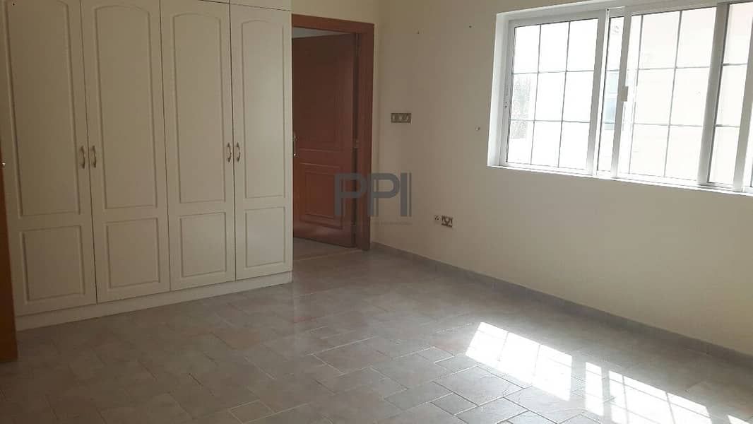 10 Well Maintained Beautiful Villa with Swimming Pool
