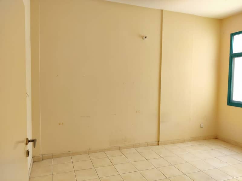 شقة في المجاز 1 المجاز 2 غرف 28000 درهم - 5300190 شقة في المجاز 1 المجاز 2 غرف 28000 درهم - 5300190