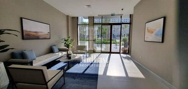 7 Spacious layout|Pool View|Ready|High floor