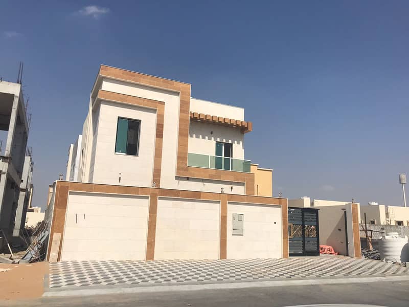 Villa for sale in a prime location in Al Zahia area, super dulux finishing, freehold ownership for life for all nationalities, the villa is central ai