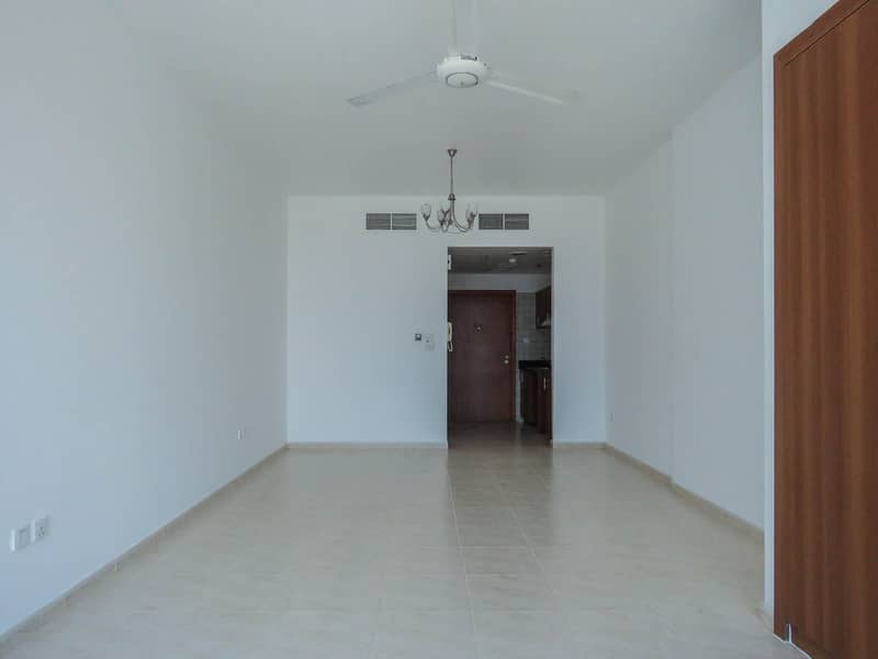 شقة في دبي لاند 25500 درهم - 5168148