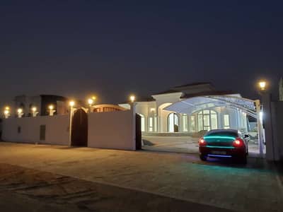 فیلا 5 غرف نوم للايجار في ند الشبا، دبي - فیلا في ند الشبا 3 ند الشبا 5 غرف 299999 درهم - 5455248