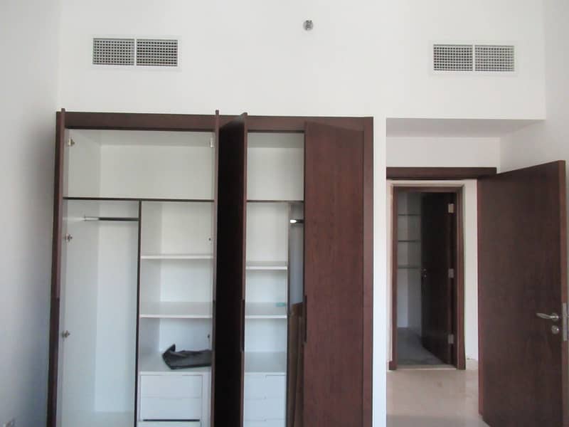 TWO BEDROOM HALL AVAILABLE NEW BUILDING NEAR OUD METHA METRO STATION GOOD LOCATION FAMILY  ONLY WITH ALL FECILITIES