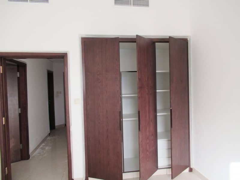 4 TWO BEDROOM HALL AVAILABLE NEW BUILDING NEAR OUD METHA METRO STATION GOOD LOCATION FAMILY  ONLY WITH ALL FECILITIES